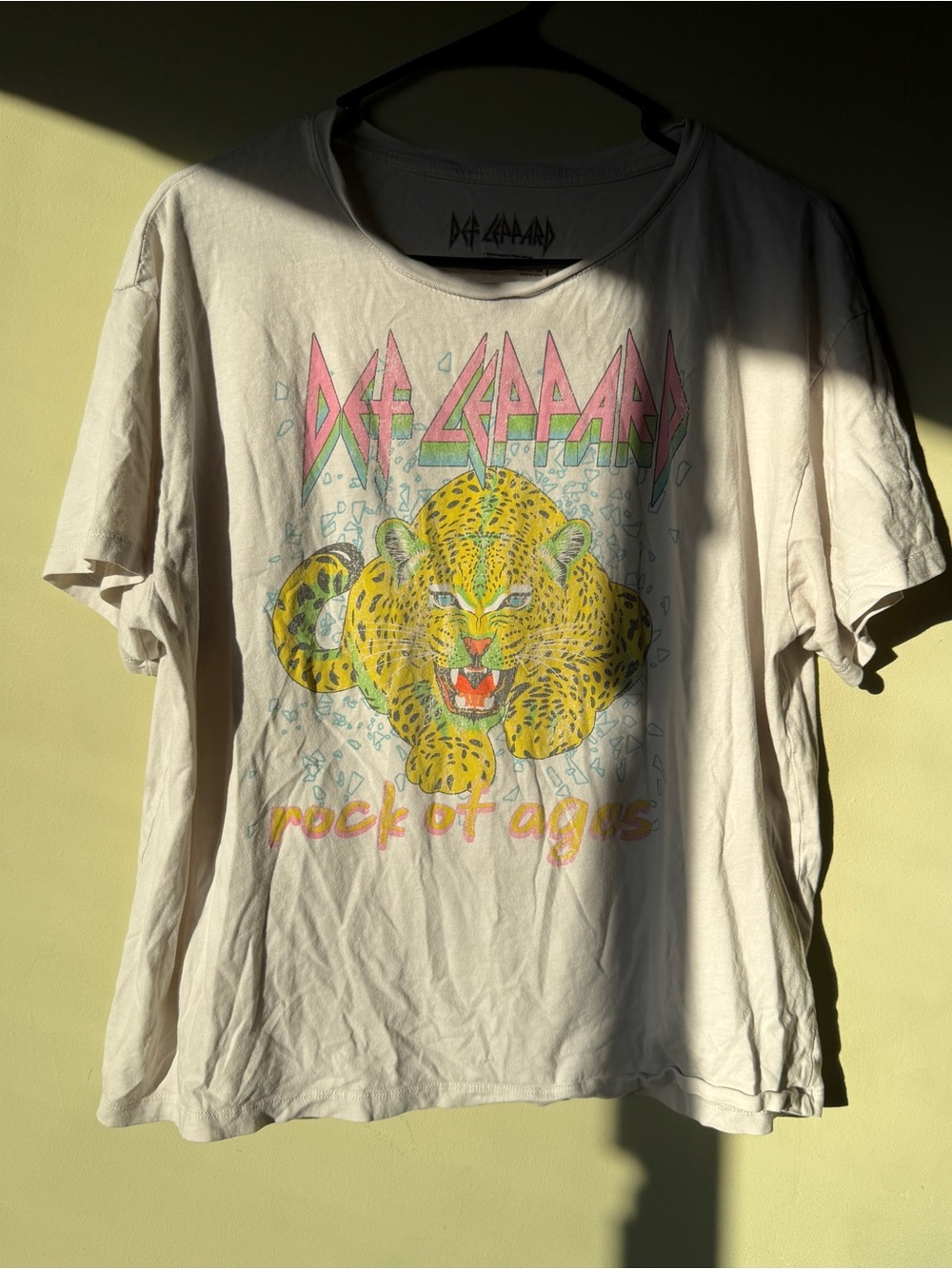 Def Leppard Graphic Tee - Picture 2 of 4